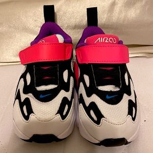 New, never used: Nike Air Max 200, 4C